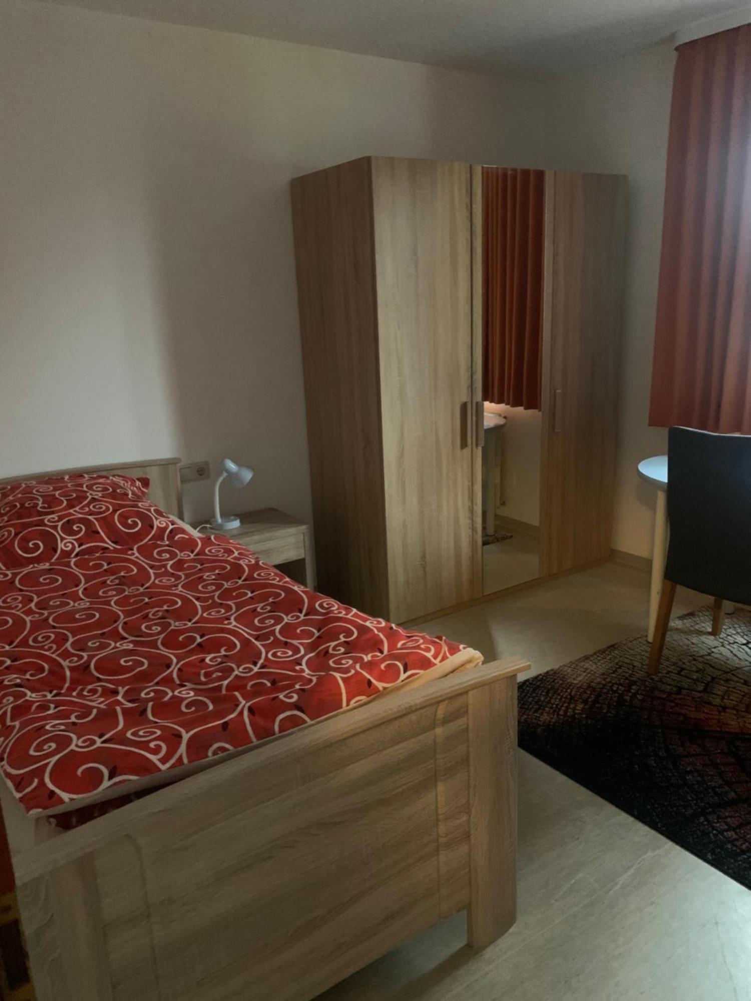 Monteure & Handwerker Einfach, Unkompliziert Und Preiswert In Alsfeld Exteriér fotografie